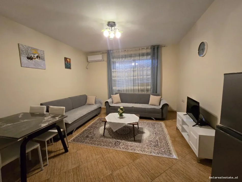 Tirane, jepet me qera apartament 2+1+Ballkon Kati 5, 105 m² 800 € (Rruga e Kosovareve)