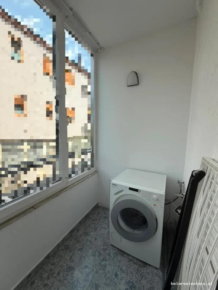 Tirane, jepet me qera apartament 2+1+Ballkon Kati 3, 70 m² 700 € (Don Bosko)