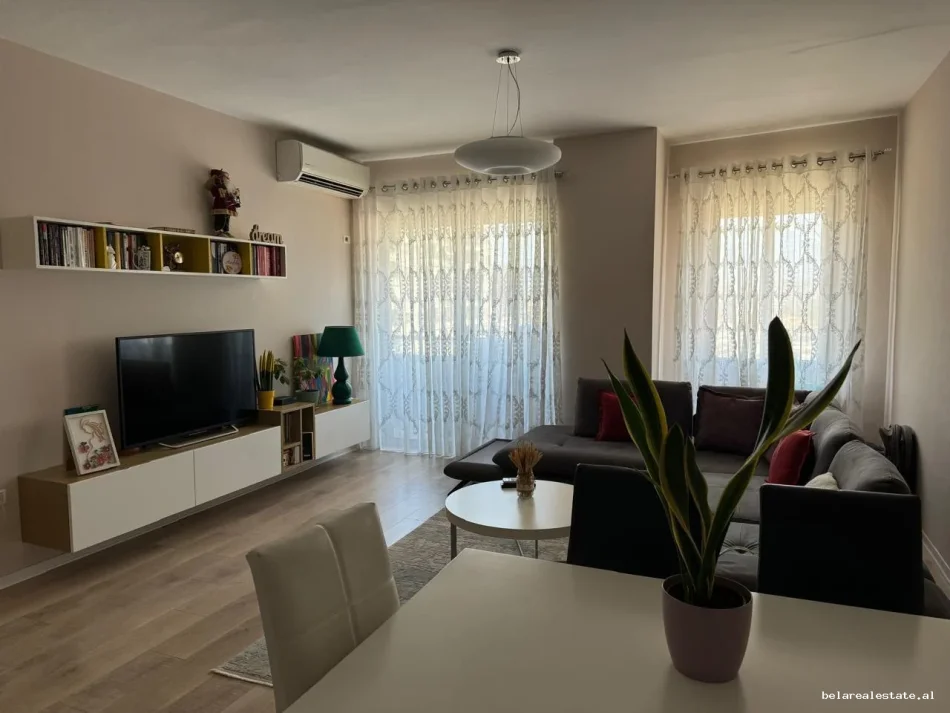 Tirane, jepet me qera apartament 1+1+Ballkon Kati 5, 73 m² 515 € (Astir)