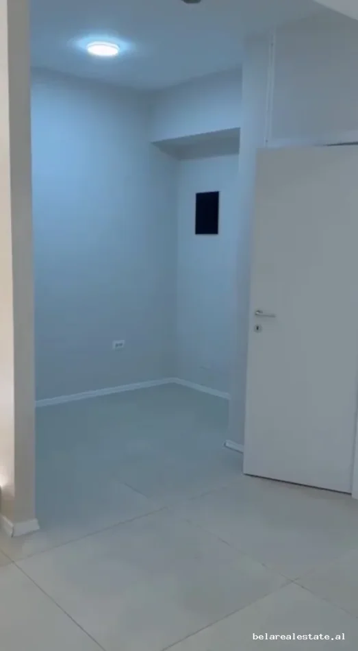 Tirane, jepet me qera dyqan Kati 0, 80 m² 600 € (Ish Nisharaku)