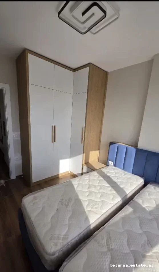 Tirane, jepet me qera apartament 1+1+Ballkon Kati 7, 60 m² 590 € (Rruga e Dibres)