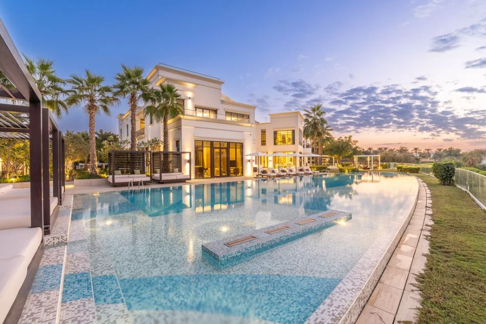 Tirane, shitet Vile 5+1+Ballkon , 800 m² 10.000.000 € 