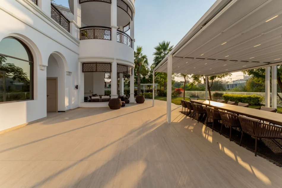 Tirane, shitet Vile 5+1+Ballkon , 800 m² 10.000.000 € 