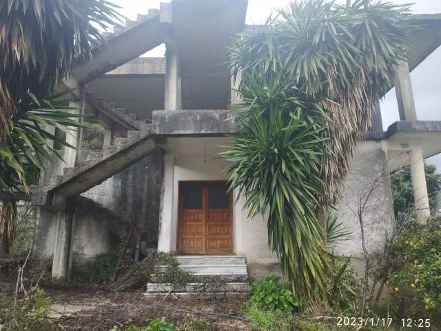 Delvine, Shitet Truall 250 m² dhe Ndertese 98 m², Cmimi Referues 4.650.000 Leke