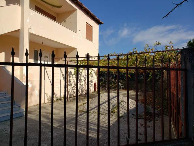 Fier, Varibop Shitet Truall 250 m² dhe Ndertese 200 m² me siperfaqe totale 812 m², Cmimi Fillestar 4,316,948 Leke