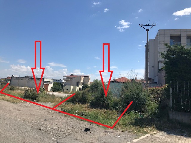 Durres, Shiten 4 Toka Are me Siperfaqe totale prej 4.568 m², Cmimi Referues 753,720.00 Euro (Spitalle)