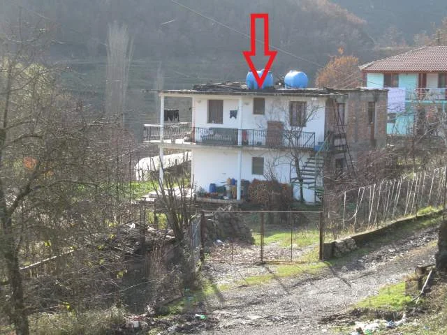 Shitet Truall 300 m² dhe Ndertese 2-kat 122 m², Cmimi Fillestar 4,928,000 Leke (Fushe Lumth, Miredite)