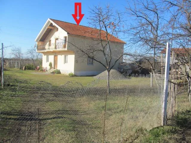 Lezhe, Shitet Toke Are, Truall dhe Ndertese, Cmimi Fillestar 7,600,000 Leke (Barbelloje)