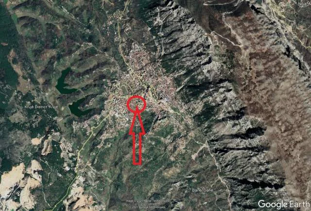 Kruje, Shitet Truall 182 m² dhe Ndertese 2 kate 85 m², Cmimi Fillestar 1,944,000 Leke (Lagjia nr. 4)