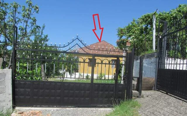 Lac, Shitet Truall dhe Ndertese, Cmimi Fillestar 3,600,000 Leke, (Lagjia nr.4)