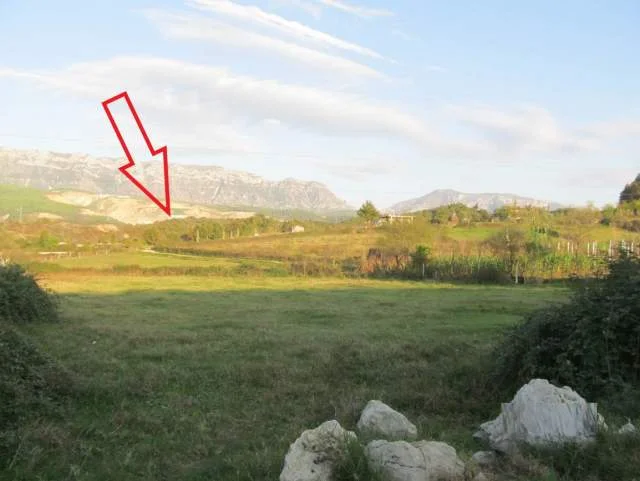 Fushe Kruje, Shiten Ullishte, Truall + Ndertese, Cmimi Fillestar 2,812,000 Lekë & Toke Are, Cmimi Fillestar 4,896,000 Lekë