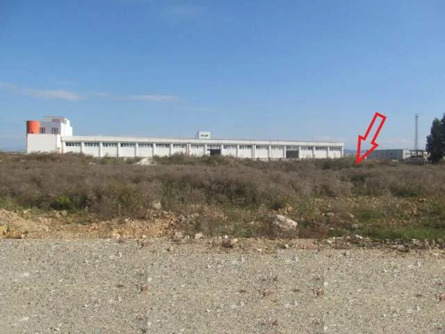 Durres, Shiten 3 Toka Are me siperfaqe totale 21.699 m², Cmimi Fillestar 43,177,280 Leke (Xhafzotaj)