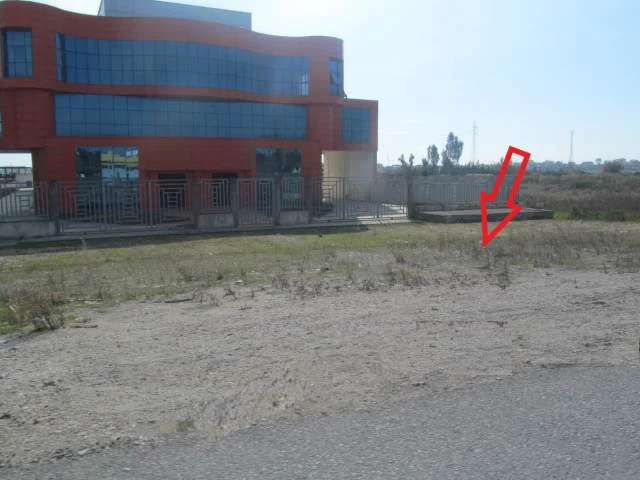 Durres, Shiten 3 Toka Are me siperfaqe totale 21.699 m², Cmimi Fillestar 43,177,280 Leke (Xhafzotaj)