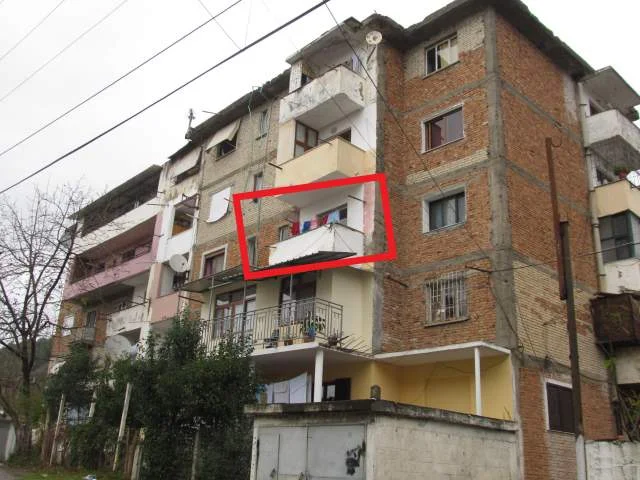 Lac, Shitet Apartament Kati 3, Cmimi Fillestar 640.000 Leke (Lagjia nr. 4,)