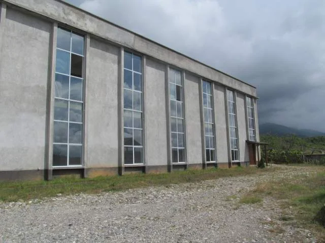 Shitet Toke 610 m2 dhe Ndertese 246 m2, Cmimi Fillestar 7,146,221 Lekë (Lagja Nazmi Rushiti, Peshkopi)