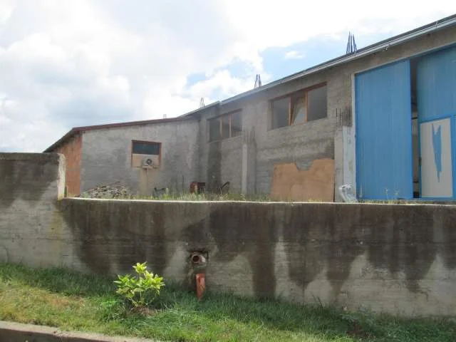 Shitet Toke 610 m2 dhe Ndertese 246 m2, Cmimi Fillestar 7,146,221 Lekë (Lagja Nazmi Rushiti, Peshkopi)