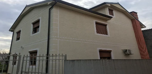 Kruje, Shitet Truall 300 m² + Ndërtesë 250 m², Cmimi Fillestar 2,448,000 Leke (Nikel)