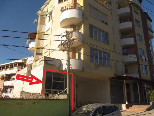 Tirane, Shitet Ambjent Biznesi Kati 1, 52.2 m², Cmimi Referues 4.400.000 Leke (Rruga Aleksander Mertinelli, Lanabregas)