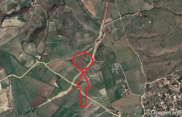 Vlore, Tragjas Shitet Toke Are 2.000 m², Cmimi Fillestar 5,120,000 Leke