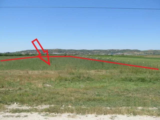 Fier, Shitet Toke Are 9.965 m², Cmimi Referues 5.500.000 Leke (Mbrostar-Ura, Fier)