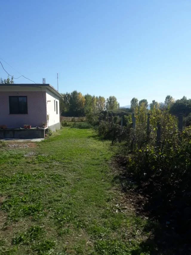 Shkoder, Barbullush Shitet Toke Are 2.400 m², Cmimi Fillestar 604.800 Leke