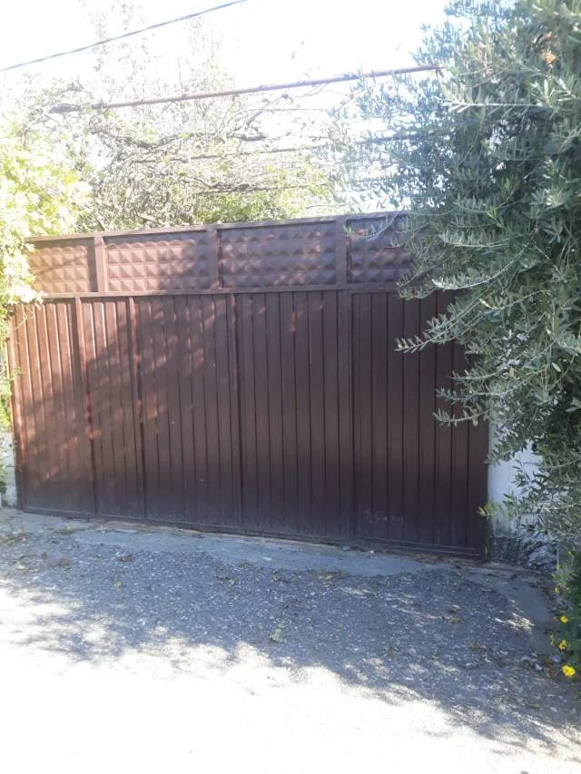 Shkoder, Barbullush Shitet Truall 200 m² dhe Ndertese 130 m² me siperfaqe totale 728 m², Cmimi Fillestar 2.016.000 Leke