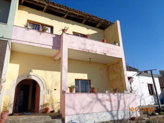 Kruje, Shitet Truall + Ndërtesë 2 Kate, Cmimi Fillestar 6,551,010 Leke (Lagja Nr.1)