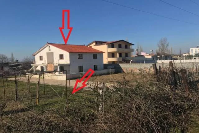 Lac, Shitet Truall 1,200 m² dhe Ndertese 1-kat 88 m², Cmimi Fillestar 2,584,000 Leke (Lagjia nr. 1)