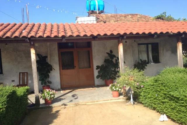 Shitet Truall dhe Ndertese 1-kat, Cmimi Fillestar 2,880,000 Leke (Lagjia Demokracia, Mahmurras)