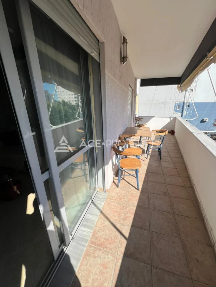 Durres, jepet me qera apartament 1+1 Kati 2, 100 m² 400 € (Durres,Plazh)