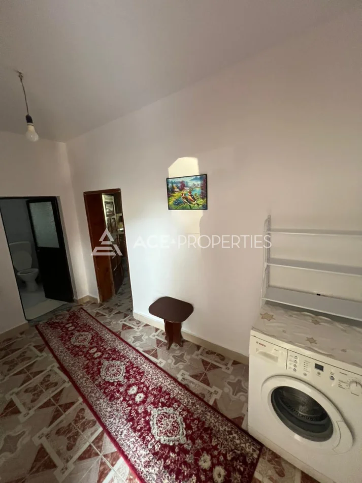 Durres, jepet me qera shtepi 1+1 Kati 1, 80 m² 300 € 