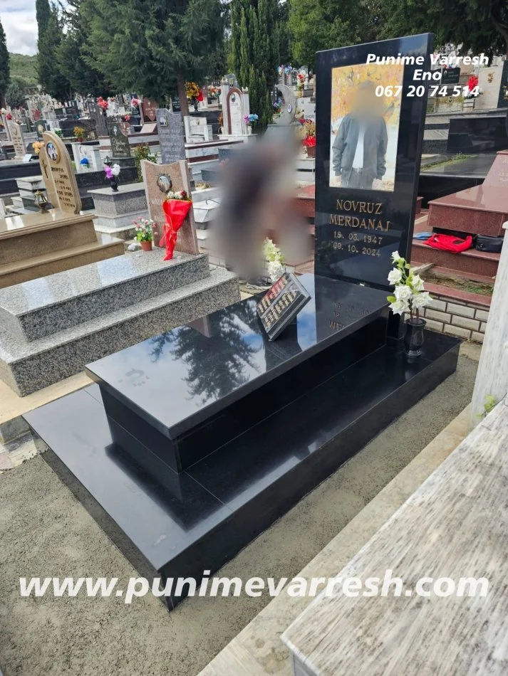 Tirane, ofroj Punime Varresh Eno Berat - Germa Bronzi Italiane - Fotografi Porcelani 50x70