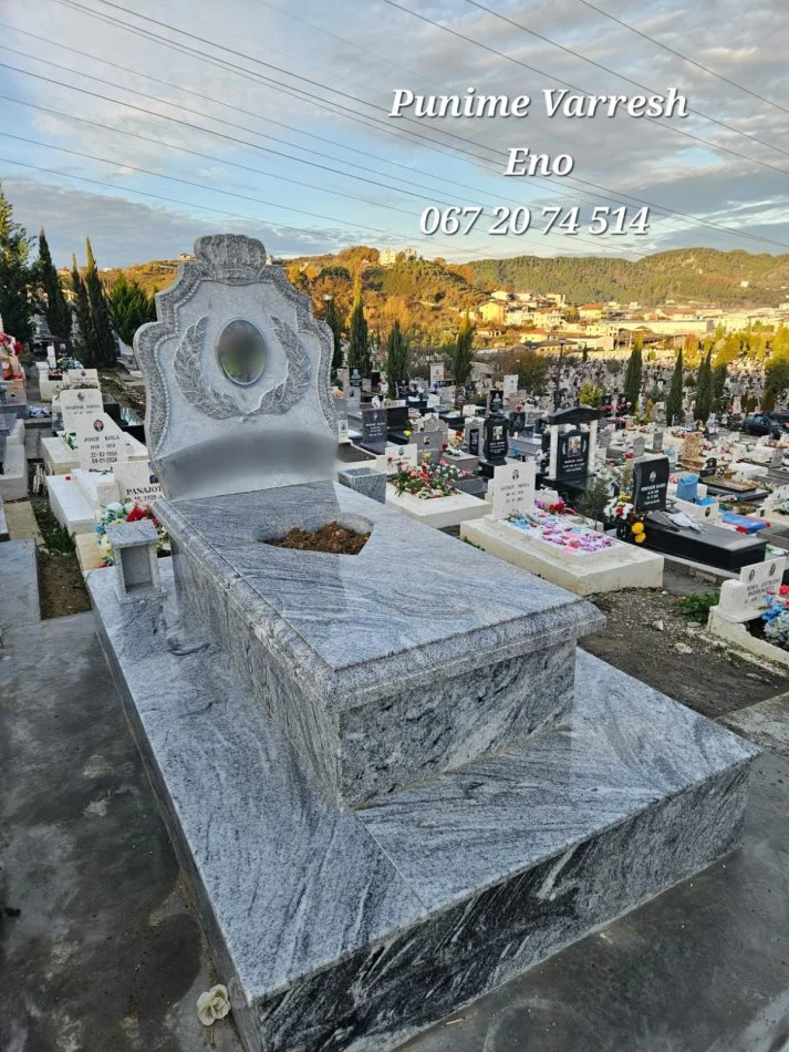 Tirane, ofroj Punime Varresh Graniti - Kurore e punuar me skulptore