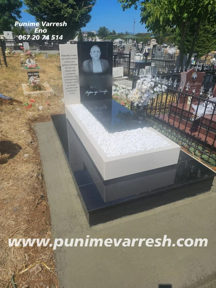 Tirane, ofroj Punime Varresh Me Pikture ( Portret ) Te gdhendur Ne Granit