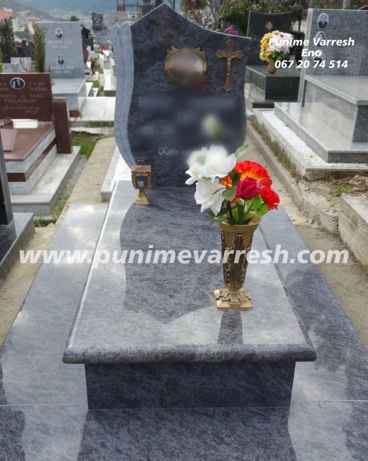 Tirane, ofroj Punime Varresh Shqiptare