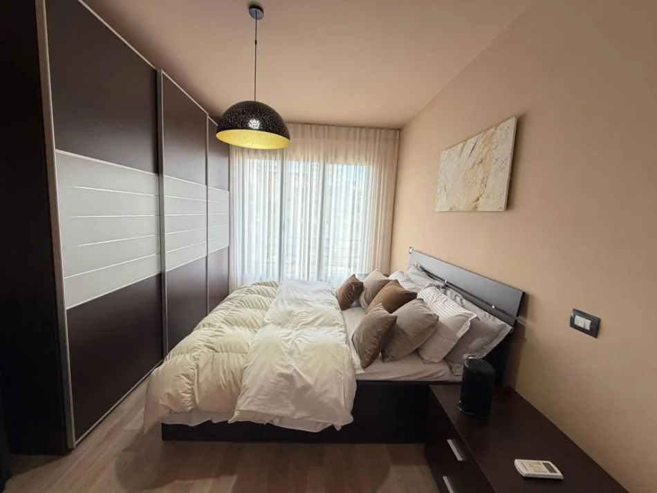 Tirane, jepet me qera apartament 1+1, Kati 5 (Me ashensor) 72 m² 700 € (Rruga Hysen Dalliu)