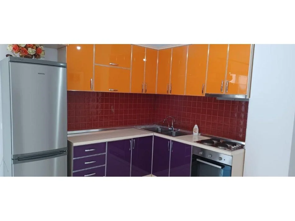 Shqiperi, jepet me qera apartament 2+1+Ballkon Kati 4, 70 m² 400 € (Rruga Muhamet Deliu)