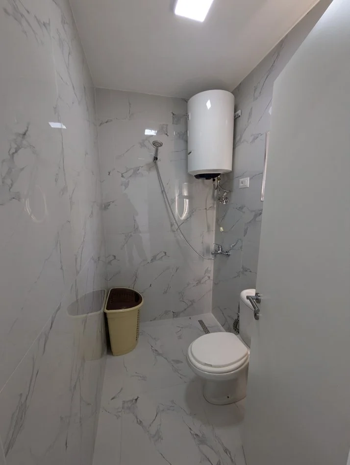 Tirane, Apartament 2+1 + Njesi bosh me qira  Kati 2, 95 m² 800 € (Ibrahim Rrugova)