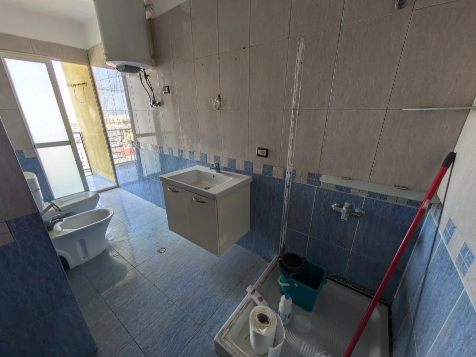 Tirane, Apartament 2+1+ 1 per shitje  Kati 12, 90 m² 170.000 € (Ish Parku Autobuzave)