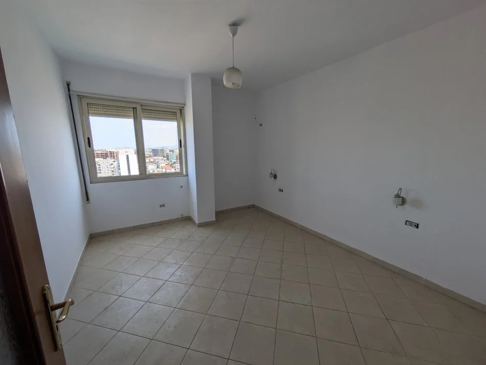 Tirane, Apartament 2+1+ 1 per shitje  Kati 12, 90 m² 170.000 € (Ish Parku Autobuzave)