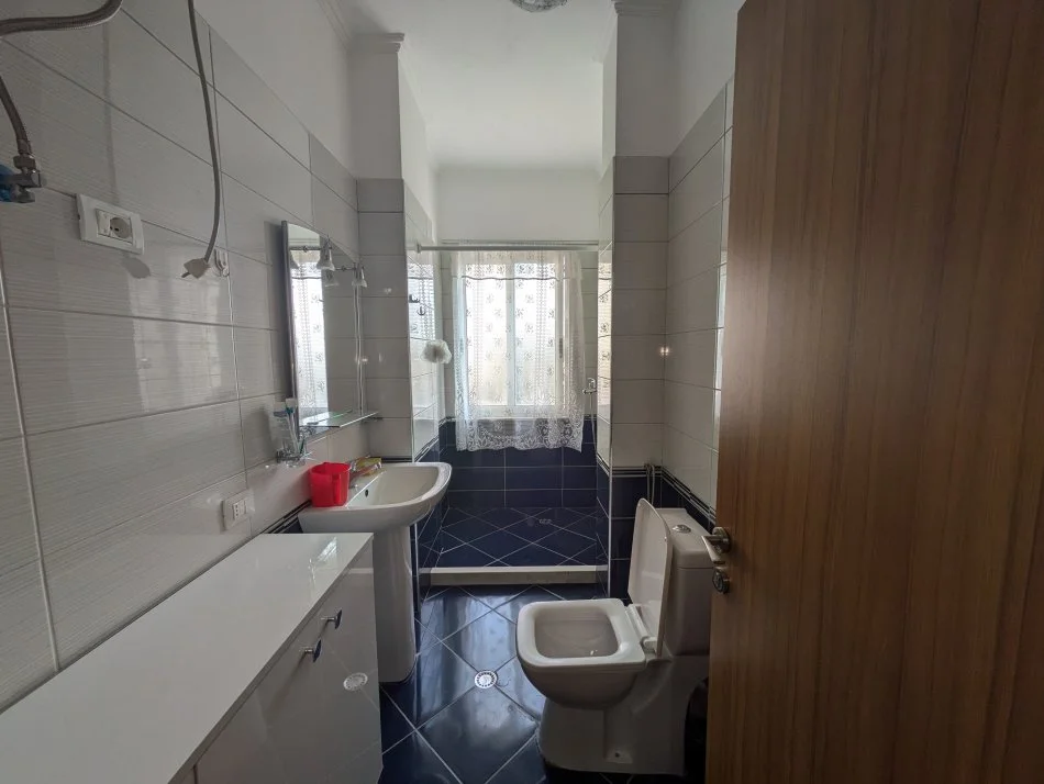 Tirane, Apartament 1+1 per shitje  Kati 2, 61 m² 85.000 € ( Fresk)