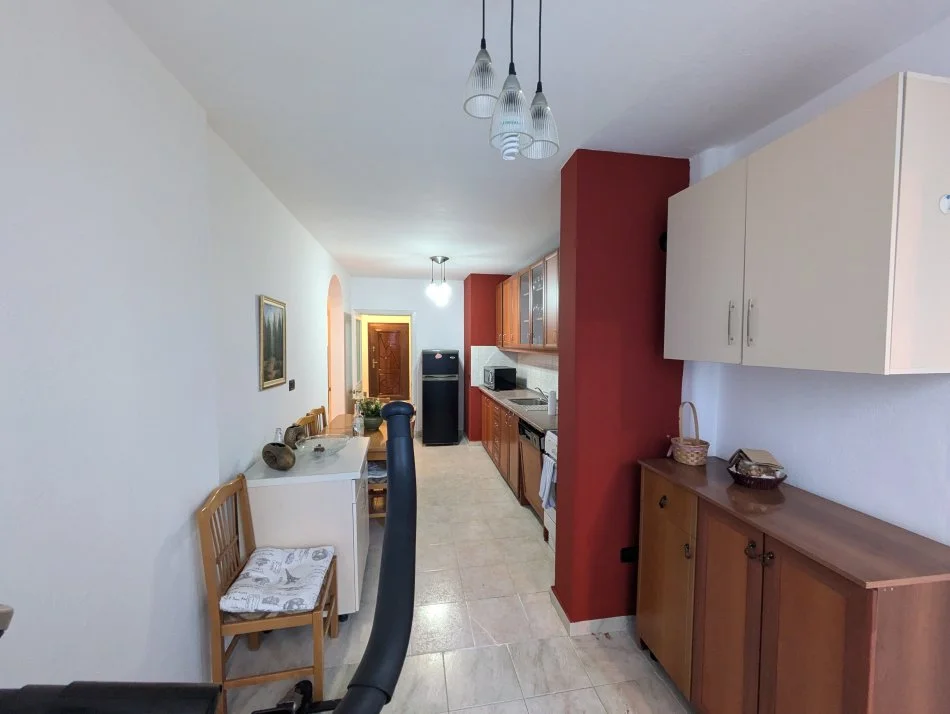 Tirane, Apartament 3+1 per shitje Laprake (Dritan Hoxha)