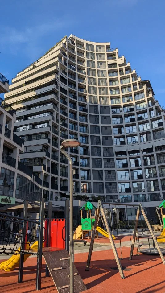 Tirane, 2+1verande, 130m2+19 verande  447.900 € (Rruga Kosovareve)