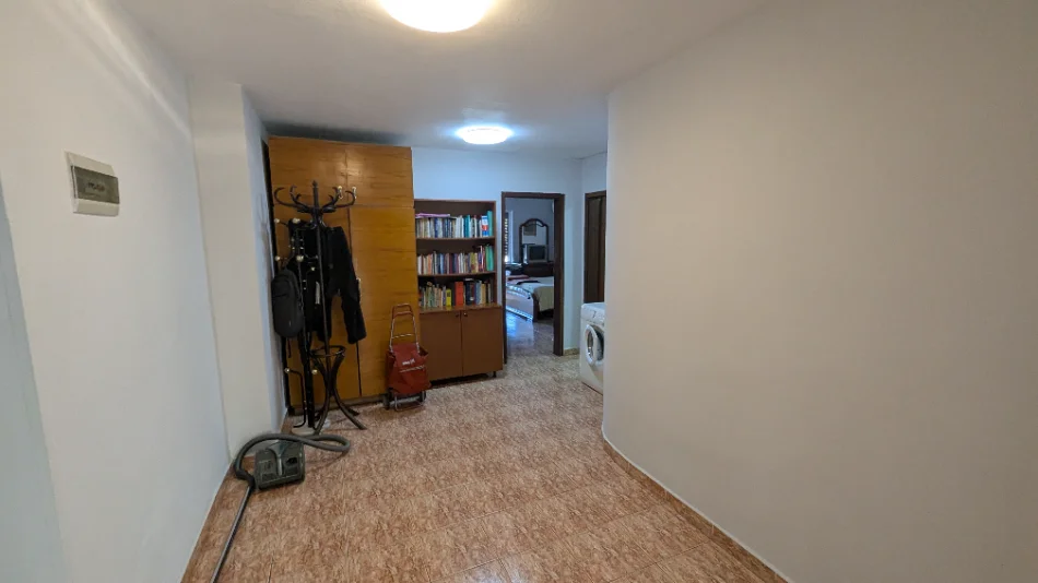 Tirane, shitet apartament 1+1+Aneks+Ballkon Kati 1, 100 m² Stadiumi Dinamo (Rruga Njazi Demi)