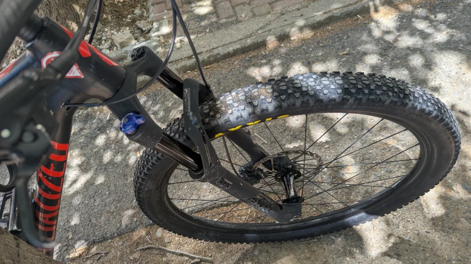 Shes biciklete per meshkuj SPECIALISED CHISEL e zeze 620€