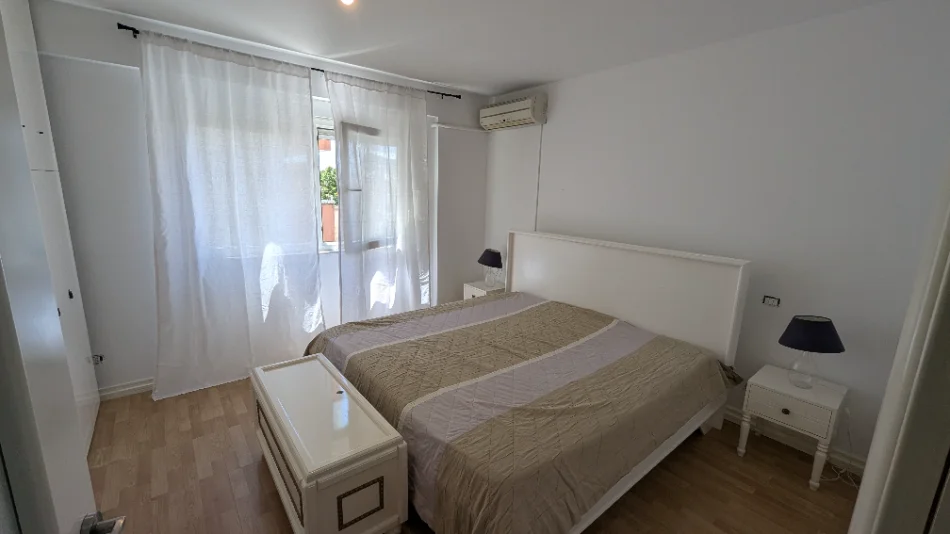 Jepet me qera apartament 2+1+Aneks+Ballkon Kati 5, 104 m² 890 € Gjykata- (Rruga Vangjush Furxhi)