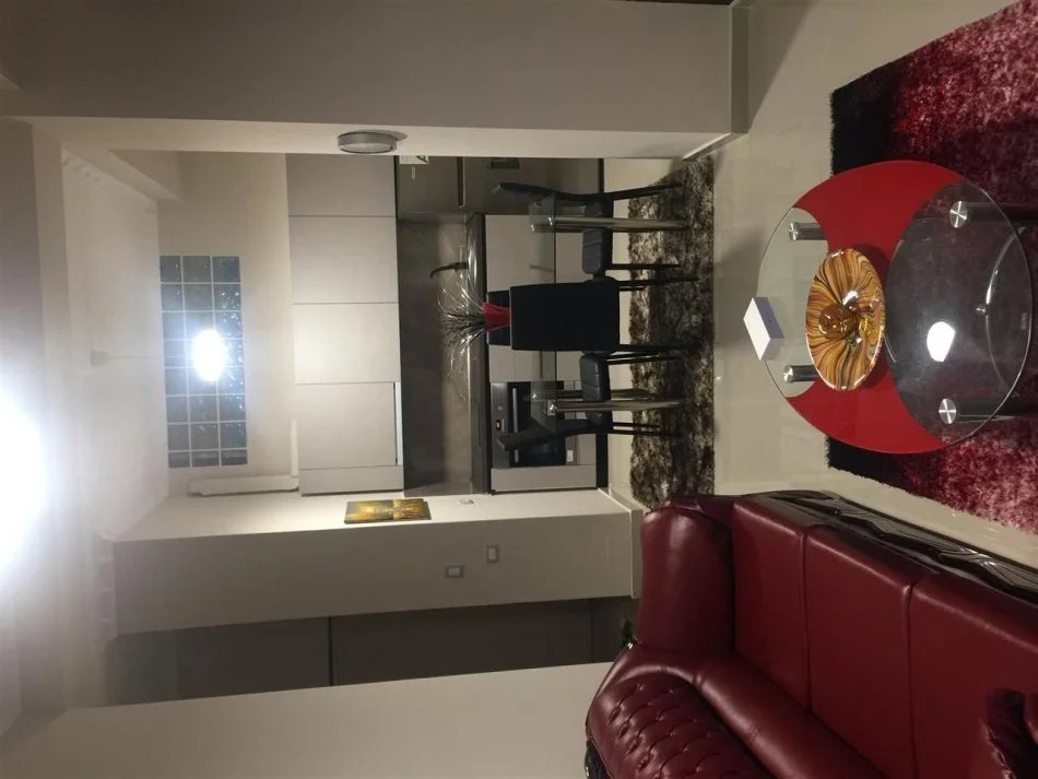 Tirane, jap me qera apartament 1+1 Kati 2, 70 m² 490 € (Pazar I Ri)