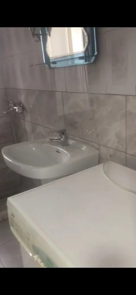 Tirane, jepet me qera apartament 1+1, Kati 5, 