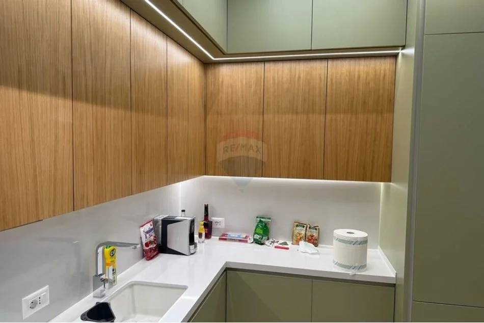 jepet me qera , 131 m² 800 € (Apartament 2+1 per qera - K. Botanik)