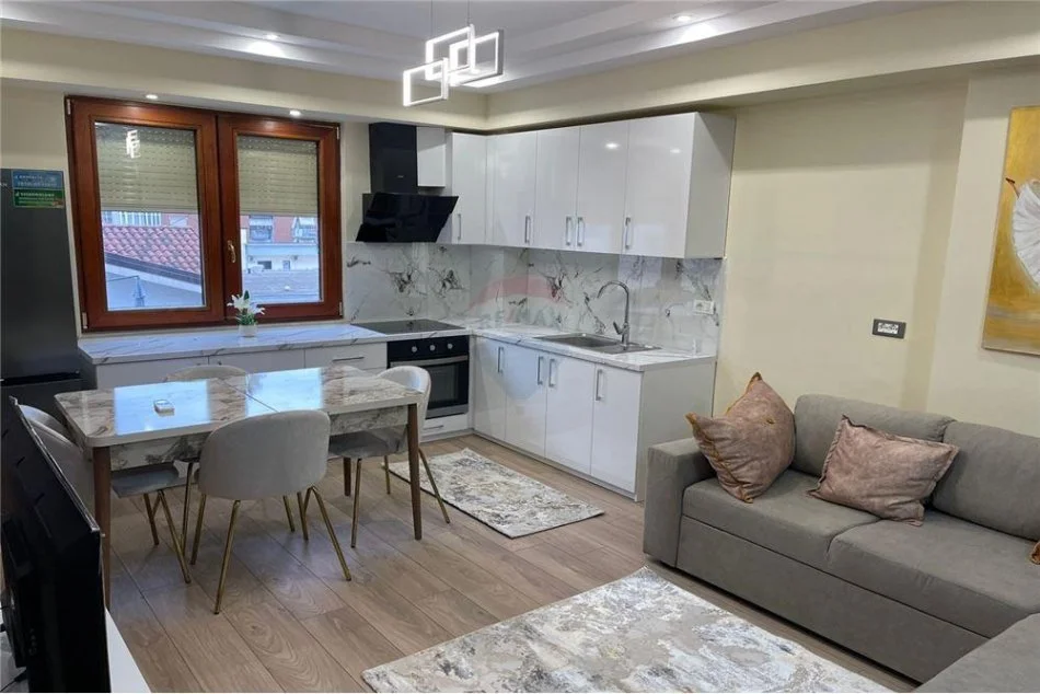 jepet me qera , 80 m² 850 € (APARTAMENT 2+1 PER QIRA TE MYSLYM SHYRI)